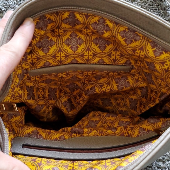 No brand name crossbody - Picture 4 of 4